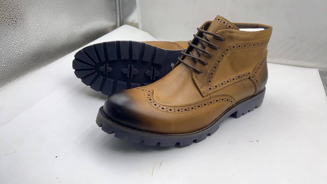 Clarks Leather Boots - Image 3